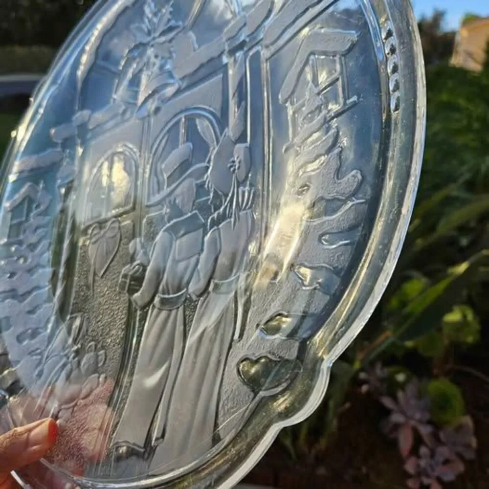 Unbranded clear glass